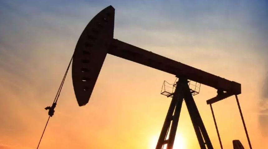 Oil Prices Fall to 1-Month Low: What’s Driving the Decline?